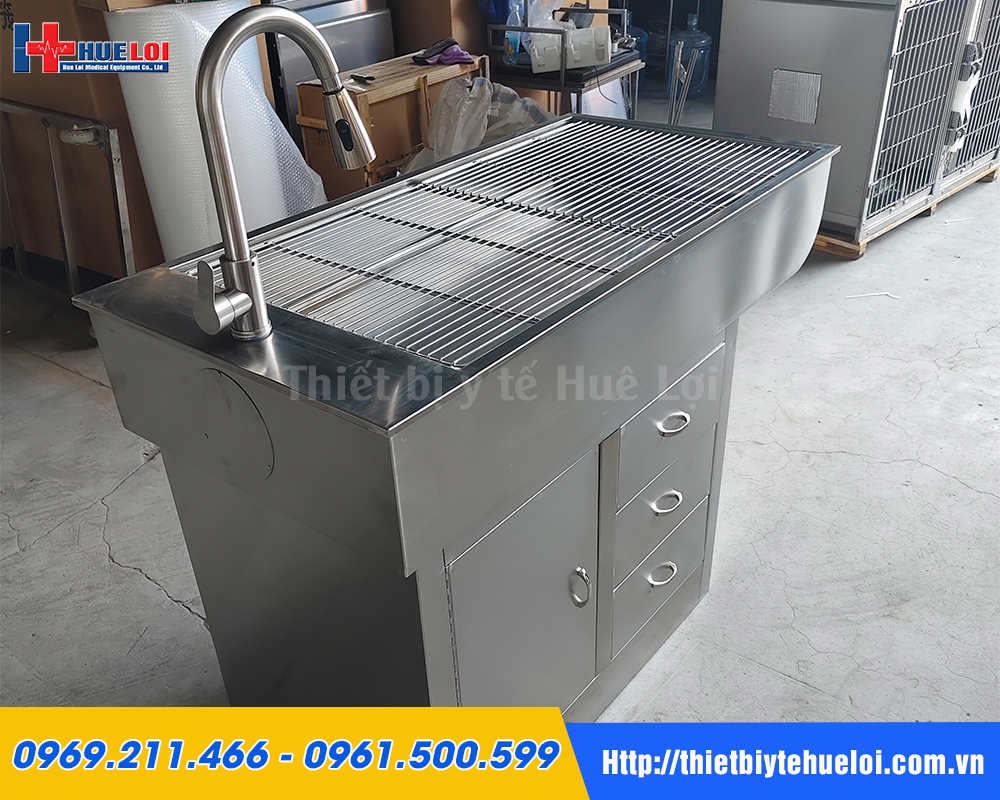 bàn khám thu y Huê Lợi