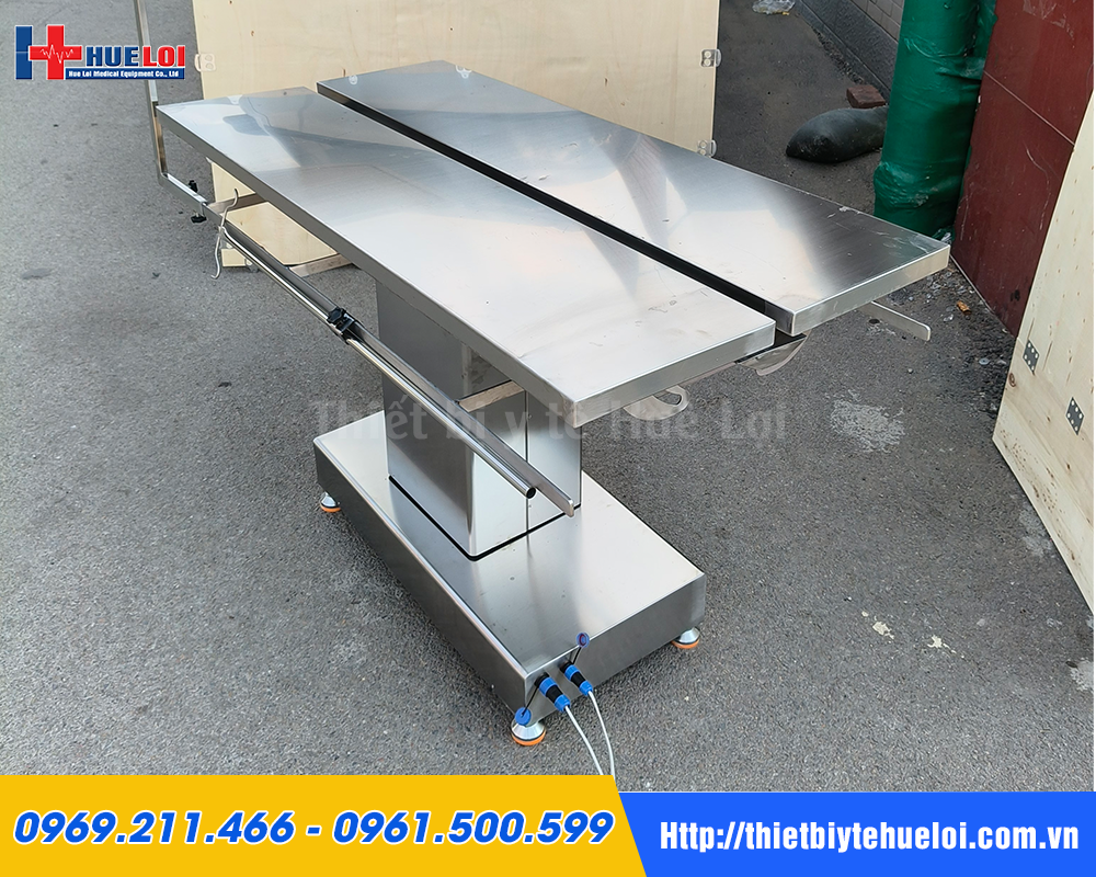 bàn mổ thú y hiện đại