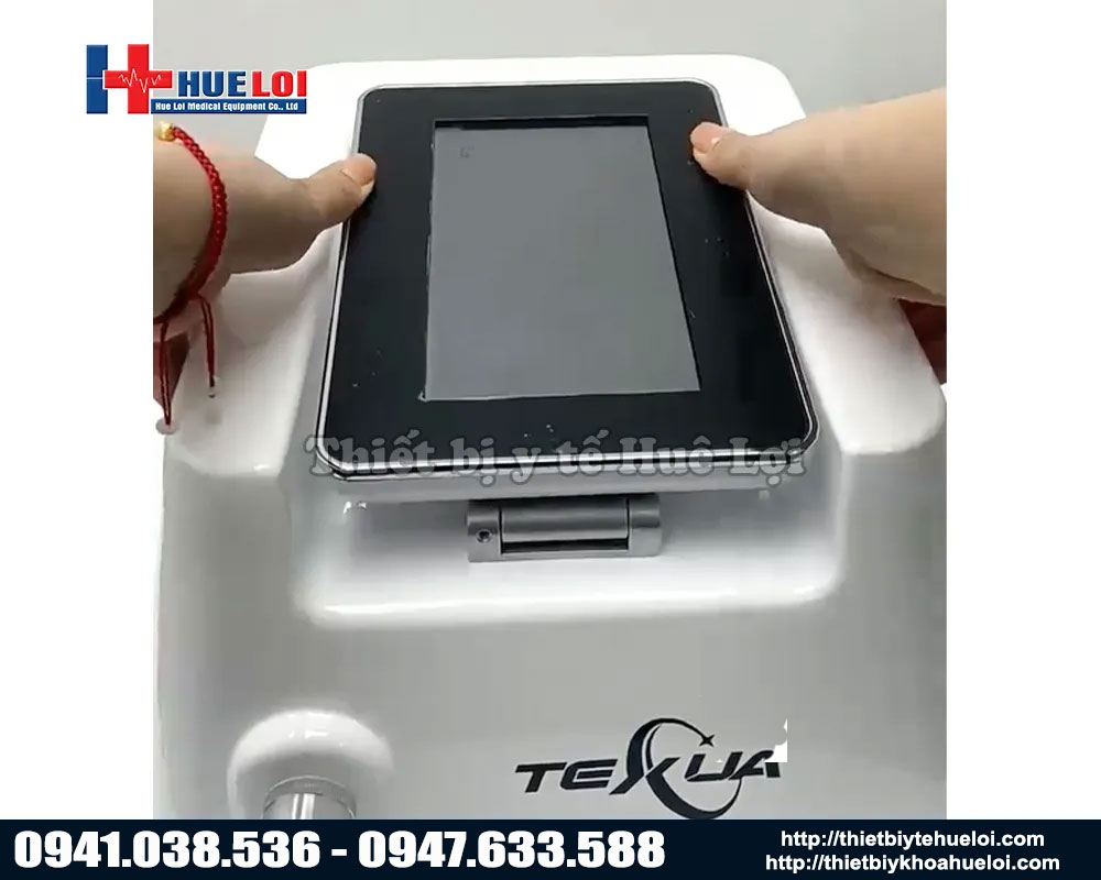 Thiết kế màn hình gấp gọn trên EC30