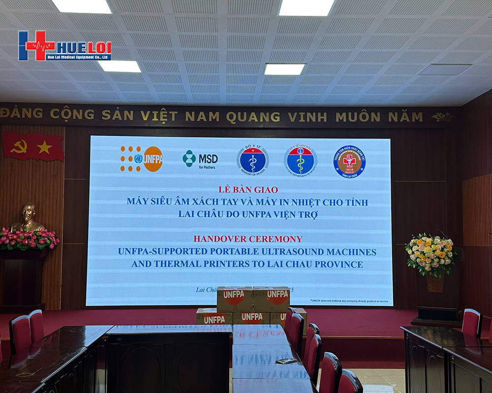 Huê Lợi bàn giao máy siêu âm cho Liên Hợp Quốc